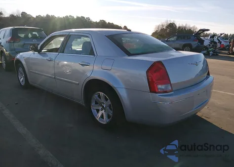 2006 Chrysler 300 Touring z USA, uszkodzony, nr VIN 2C3KA53G86H294252